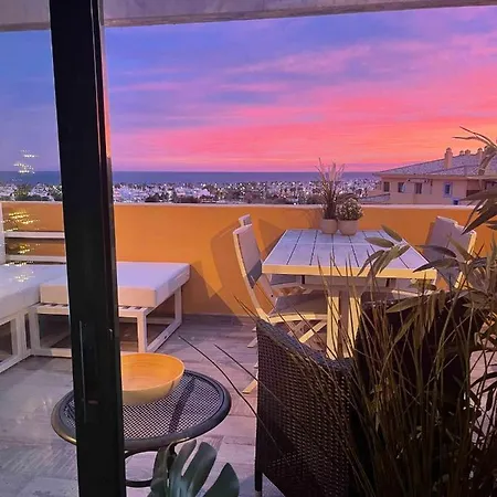 62 - Penthouse In Almendros With Fantastic Vie アパート