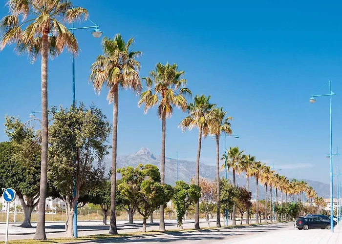 62 - Penthouse In Almendros With Fantastic Vie * Marbella